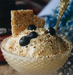 Manuka honey ice-cream