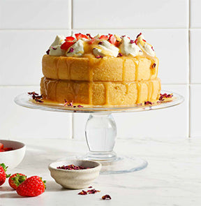 Sponge cake with Manuka honey Chantilly cream